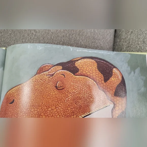 Dinosaur Kids' Book lot - Picture 8 of 10